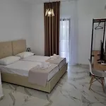 Mango Aparthotel 3*