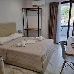 Mango Aparthotel 3*